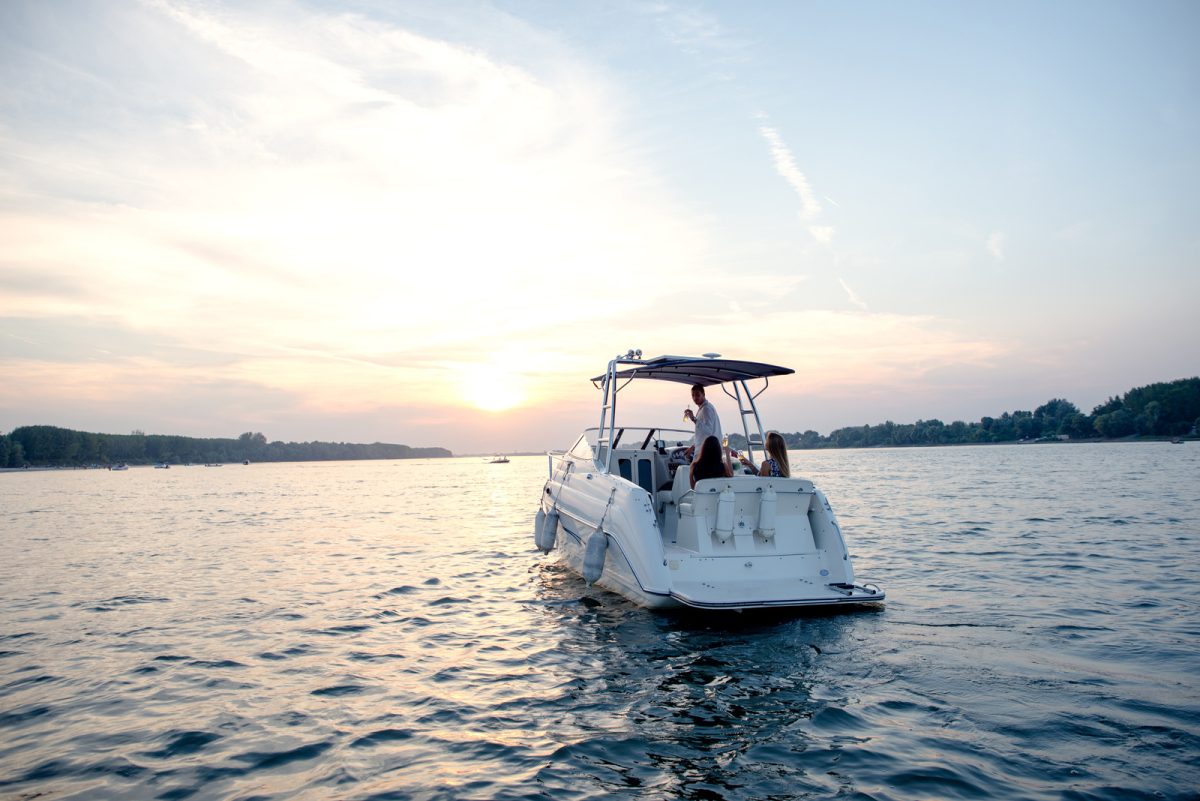 Why You Should Rent A Party Boat!